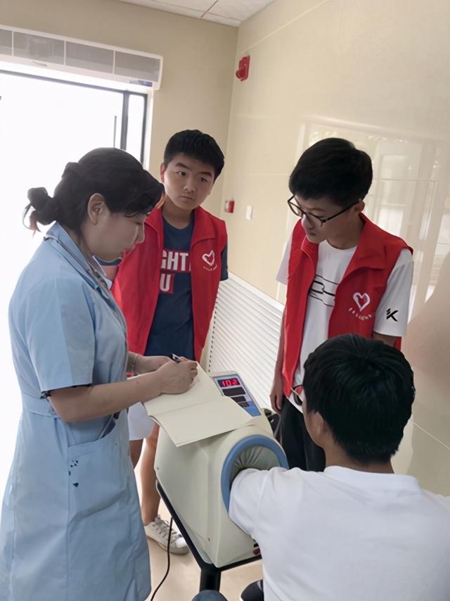 西安石油大學校醫(yī)院黨支部：夯實黨建責任 護航師生健康