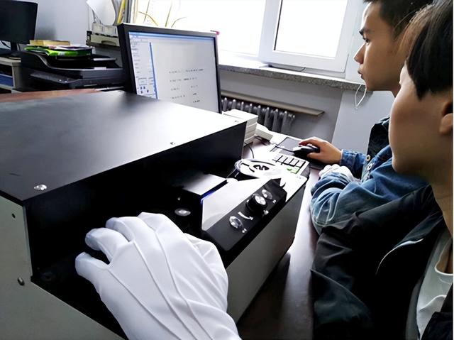 【我們這十年】存史資教新時(shí)代 服務(wù)育人新征程——黨的十八大以來(lái)學(xué)校檔案工作綜述
