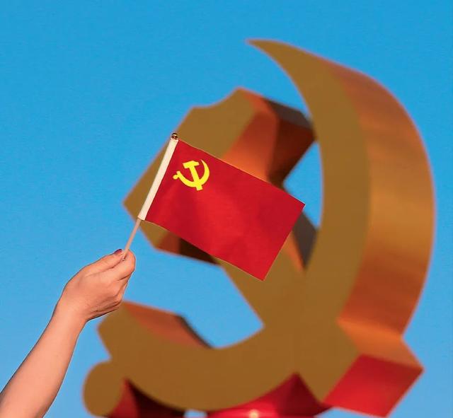 加強(qiáng)國(guó)企黨支部建設(shè)需要“兩手抓”（國(guó)企如何加強(qiáng)基層黨支部建設(shè)）
