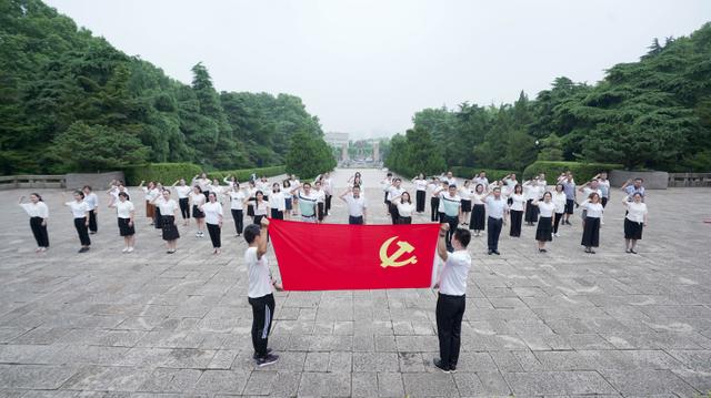 南京雨花臺(tái)區(qū)委教育工委：聚焦“一校一品”，培育黨建文化（南京雨花臺(tái)區(qū)教育局干部任免）