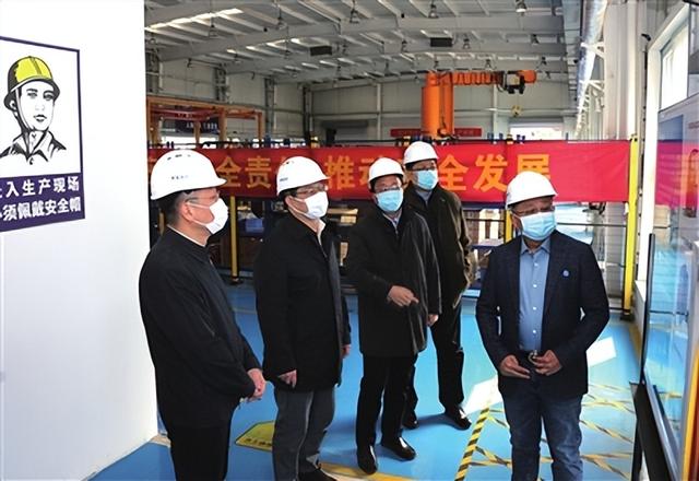 把牢“圍繞中心 建設(shè)隊(duì)伍 服務(wù)群眾”職責(zé)定位 以高質(zhì)量機(jī)關(guān)黨建服務(wù)保障高質(zhì)量發(fā)展