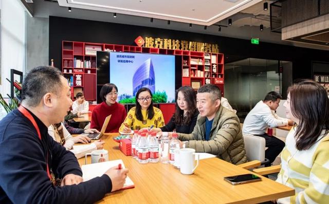 把支部建在心上 把黨建扛在肩上（把黨支部建在什么上）